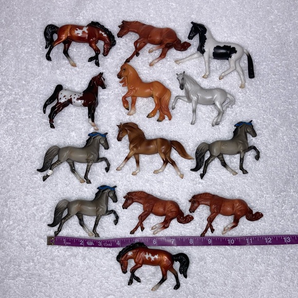 Breyer rivet mystery suprise stablemates 3-4” lo of 13 - Picture 1 of 6
